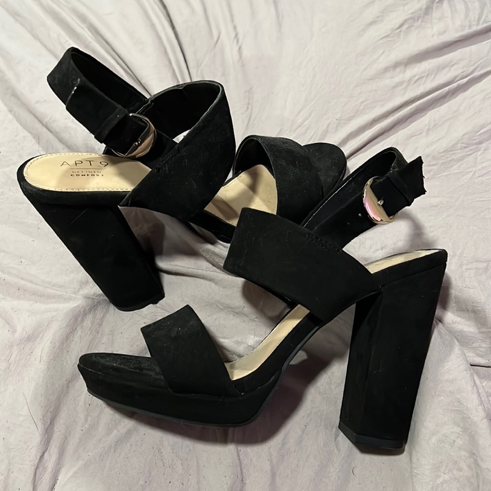 APT 9 HEELS
